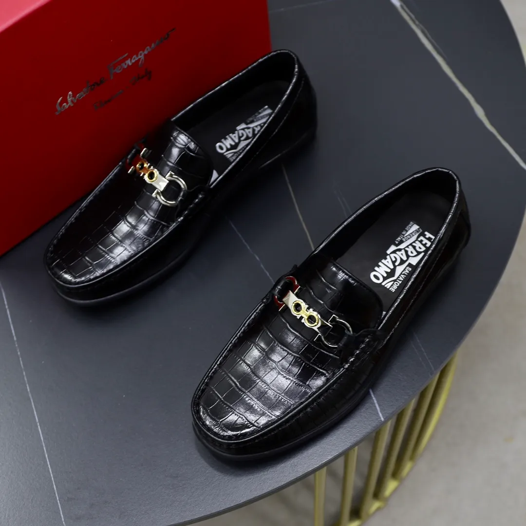 Men's shoes: 260🙅‍♂️🙅‍♂️🙅‍♂️Niuli Brand: Ferragamo Standard code: Men's code 38/44 (45 customized) Grade: Same as the official website Material: Original imported cowhide leather lining Original wear-resistant lightweight outsole Style category: Men's casual slip-on shoes Distinguished luxury brand elements top luxury Color: Actual picture color